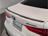 大型のL字型のリアランプもLEDライトを採用。洗練されたデザインにより、シャープなLEDランプの点灯します。後ろからの見た目にもこだわっております。