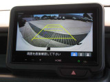 カラーで後方映像をモニターに映し出してくれるので、ショッピングモールのような狭い駐車場であったとしても障害物を見つけ、楽々駐車することができますね。
