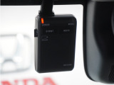 ◆ドライブレコーダー◆映像・音声などを記録する自動車用の装置です。 もしもの事故の際の記録はもちろん、旅行の際の思い出としてドライブの映像を楽しむことができます。