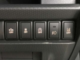 運転席回りのスイッチで安全装備のON/OFFも簡単に!