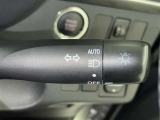 トンネルなど、周囲の明るさの変化でランプ類を自動オン・オフするコンライトです(消し忘れ防止機能付)