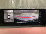 狭い場所での駐車やすれ違いなどでより的確な運転操作に役立つ360&deg;ビューモニターが装備されています。