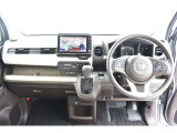 とても握りやすいステアリング!運転手の気持ちがそのまま伝わるかのような反応をしてくれます!!小物入れや各ボタンの配置にこだわり、とても使いやすいです!視認性も良いのでロングドライブもお任せ下さい!