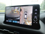リアカメラのお写真です。駐車が苦手な方でもラクに駐車が行えますね。