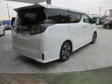 自動車保険も取り扱っております。この機会に保険を見直しましょう♪