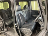 乗降がしやすい運転席。高さが調節できて小柄な方でもベストポジションをとることができます。