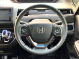 【純正革巻きステアリング】上質な革を使用することで、手にしっかり馴染みとても運転しやすいハンドルです♪
