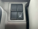 運転席にはシートヒーター装備しています