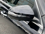 納車前整備は、検査ライン等の施設が充実した当店3階の指定工場で入念に行います。メルセデス・ベンツの定める厳しい基準をクリアしたお車のみをご案内させて頂きます。