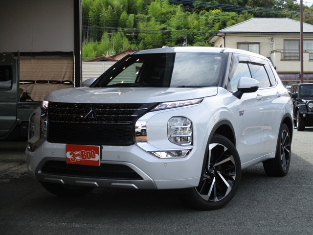 アウトランダー PHEV 2.4 P 4WD 純正ナビ 全方位M BOSE 黒本革シート