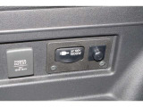 車載バッテリーからのDC電源を、AC100Vに変換して家電製品を車内で使えるようにしたコンセント付き電圧変換器付きです!!