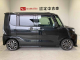 車両右側面からの写真になります。車をご覧になりたい時はお気軽に最寄りの店舗へご相談下さい。