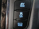 VSC(滑りやすい路面での横滑りを抑え車両の安定性を保つための機能)搭載ですが、雪道などから脱出する時はOFFすると脱出しやすくなる場合があります