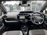【運転席・インパネまわり】ハンドル・シート・フロアーなど隅々までプロによるクリーニング済み☆彡キレイな車内でドライブが一層快適にお楽しみいただけます!!