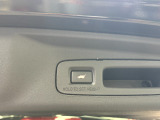 パワーゲートは、運転席からも操作が可能です。