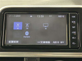 純正ナビを装備。タッチパネル式で使いやすく、お出かけもラクラクです。