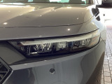 LEDヘッドライトは、点灯の瞬間から最大光量を発揮し、突然暗くなるトンネルなどでの安定感を高めます。