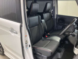 【運転席シートリフタ-】運転席の高さ調整が出来るので自分の運転しやすい高さに合わせて快適なドライブをお楽しみください♪♪