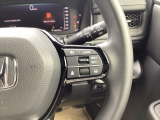 Hondaセンシングの機能のひとつ、アダプティブクルーズコントロール付!アクセルから足を離しても設定したスピードと前車との車間を保ち走行してくれます!車線維持もアシスト☆高速道路で疲労軽減ですね☆