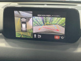 【マルチテレインモニター】車のフロントやサイドのカメラ画像を同時にモニター表示することで、悪路や狭い道を走行時でも周囲の状況確認ができ安心!本格SUVにうれしい装備です♪
