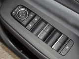 電動格納式ドアミラー・パワーウインドウを装備しています。