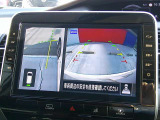 【アラウンドビューモニター】空から見下ろした映像がナビ画面にて確認可能です。駐車もラクラクですよ♪