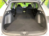積み下ろしのしやすいデッキにはたっぷりと荷物を積み込んでいただけます。遊びから仕事まで、様々なシーンで頼れます♪