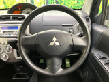 インテリアに合わせたデザインのステアリングは、運転される方のことも考え、運転しやすい形状、大きさです。是非一度、実際に触ってお確かめください。