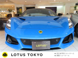ボディカラーはセネカブルー&times;フルブラックパック。インテリアカラーはブラックアルカンタラ&times;イエローステッチ。