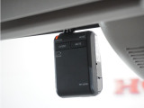 ◆ドライブレコーダー◆映像・音声などを記録する自動車用の装置です。 もしもの事故の際の記録はもちろん、旅行の際の思い出としてドライブの映像を楽しむことができます。