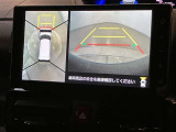 【パノラミックビューモニター&フロントビュー】見通しの悪い交差点やT字路などで車両前方と左右の状況確認をする為に車両上方と前方カメラからの映像を同時に表示するので周りがハッキリ確認でき安心です。