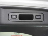 ◆予約クローズ機能付きパワーテールゲート◆キーや運転席のボタン、ハンズフリー機能など多彩なアクセスで自動開閉できます。