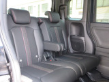 ゆっくりくつろげるので、移動中も快適な空間を演出します。毎日の運転が、ちょっと特別な時間に変わります。