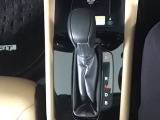 オートマチックシフトレバーは、手になじみ操作しやすい形状で安全運転にもつながります♪