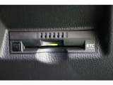 ETCはビルトインタイプでスッキリとしています。納車前には使用できるようにセットアップをさせていただきます。ETCカードの取扱もしておりますのでご相談くださいね。