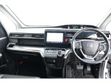とても握りやすいステアリング!運転手の気持ちがそのまま伝わるかのような反応をしてくれます!!小物入れや各ボタンの配置にこだわり、とても使いやすいです!視認性も良いのでロングドライブもお任せ下さい!