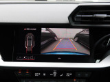 バックカメラ駐車時、後退時に後方を確認する事ができる安全快適装備になります映像だけでなくセンサーにより障害物の距離もドライバーに直感的に伝えてくれる機能になります。