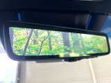 【デジタルインナーミラー】後席の大きな荷物や同乗者で後方が確認しづらい時でも安心!カメラが撮影した車両後方の映像をルームミラー内に表示。クリアな視界で状況の確認が可能です!