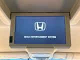【フリップダウンモニター】大画面モニターで後席でもエンタメをお楽しみいただけます。小さなお子様にも大人気の装備です♪