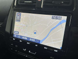 純正ナビを装備。タッチパネル式で使いやすく、お出かけもラクラクです。