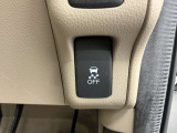 車がカーブの外側へ膨らんだり内側へ巻き込んだりする挙動を防止し安定した走行をサポートする横滑り防止装置付きです!