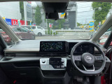 窓ガラスが大きく車両感覚も掴みやすいお車ですので安心してお乗りいただけます。