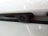 リアカメラとコーナーセンサーが装備されておりますので、夜間の車庫入れなども安心です。