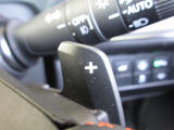 マニュアル車のような感覚でアクセルオフ時の減速度を選択できる、減速セレクター付きです!