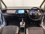 【前方視界】開放的な前方視界!運転がしやすく疲れにくいです♪窓が大きく、見通しがとっても良いおクルマですよ♪