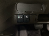 パーキングセンサー、横滑り抑制機能搭載。駐車時の障害物検知や滑りやすい路面での車両安定性を高め、安全運転をサポートします。