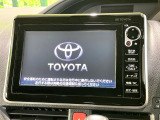 【メーカー純正ナビ】インテリアに溶け込むスタイリッシュな「専用設計」メーカーナビを装備♪視認性や操作性など基本性能にも優れ、より上質なカーライフをお楽しみいただけます。