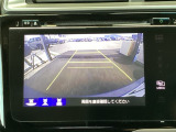 バックモニター付きで、車庫入れやバック時の後方確認をサポート。