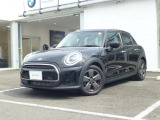 MINI COOPER 5DOOR ミッドナイトブラック/同色ルーフ クロスレザレットカーボンシート 弊社にて新車登録時よりメンテナンス担当しておりました、ワンオーナー禁煙車両です!