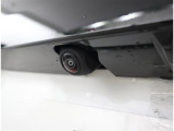 バックカメラが付いているので後方確認が非常にしやすいです。今や運転初心者も熟練者も必須装備!ついていて損はないですね♪